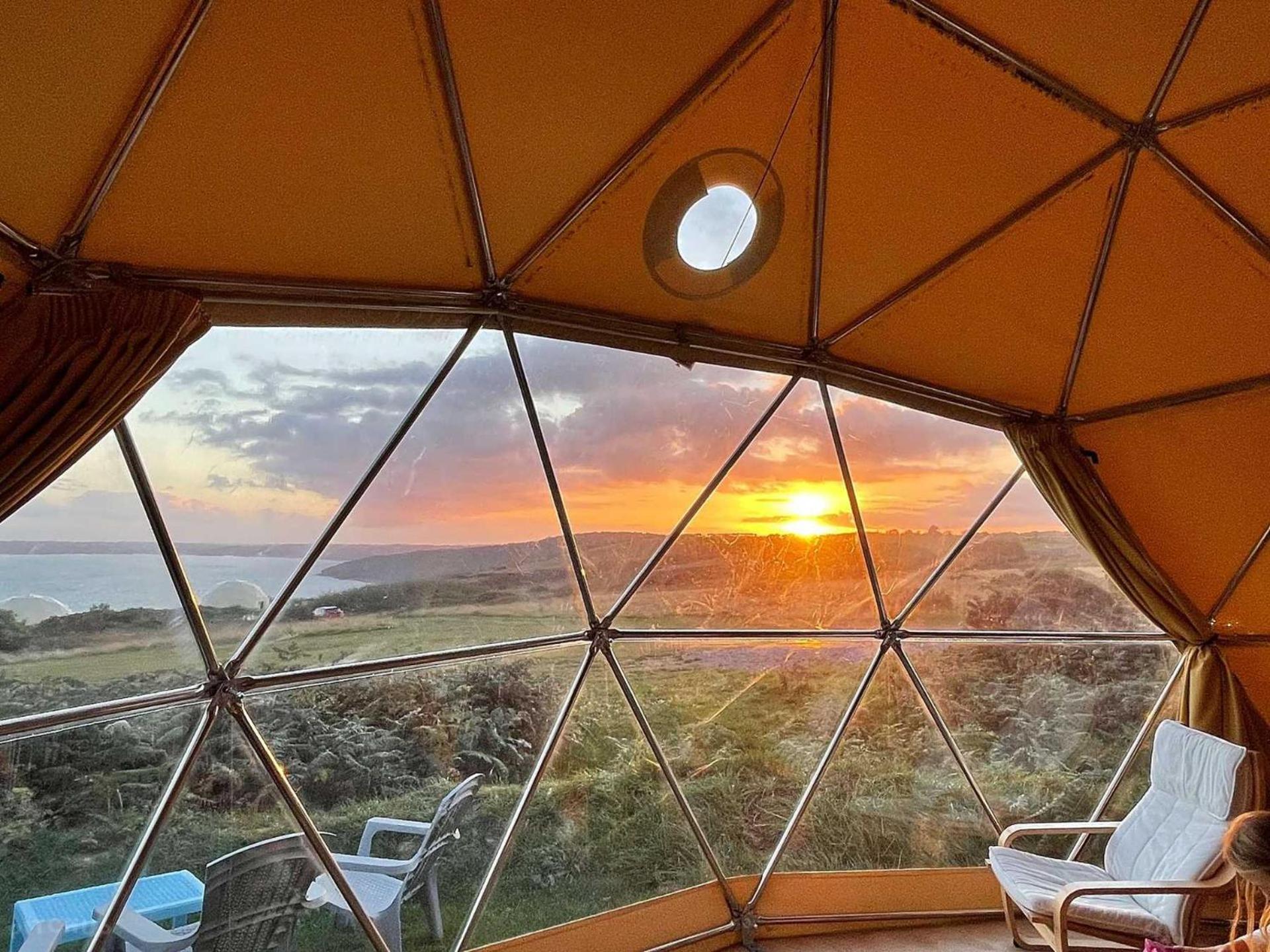 Geodome With Sea Views Near Pendine Villa Eksteriør bilde